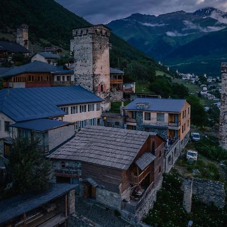 Hotel Old House Местия Экстерьер фото