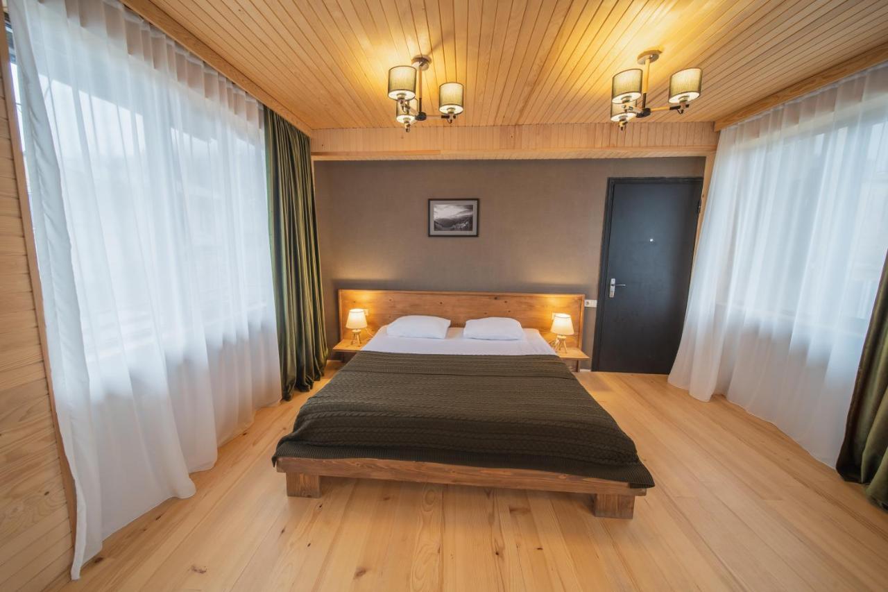 Hotel Old House Местия Экстерьер фото