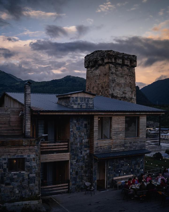 Hotel Old House Местия Экстерьер фото