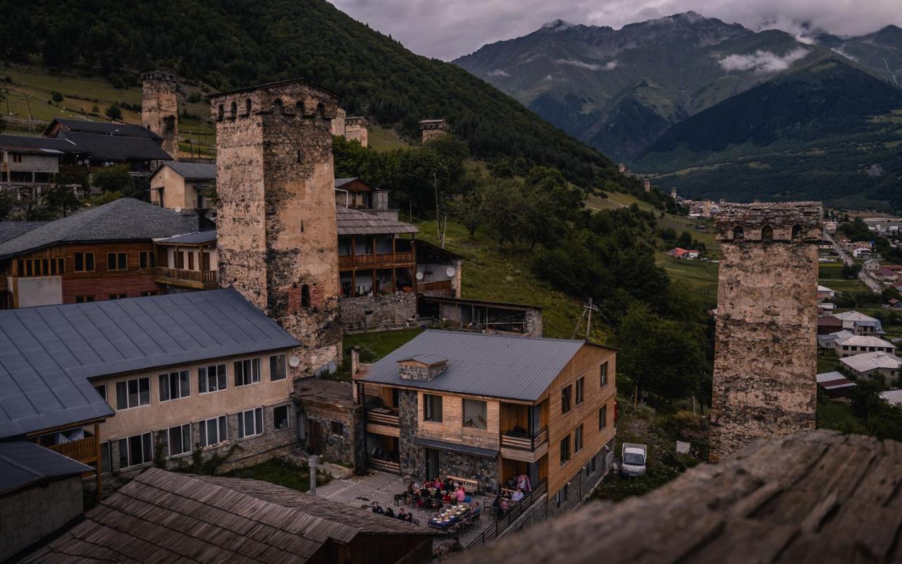 Hotel Old House Местия Экстерьер фото