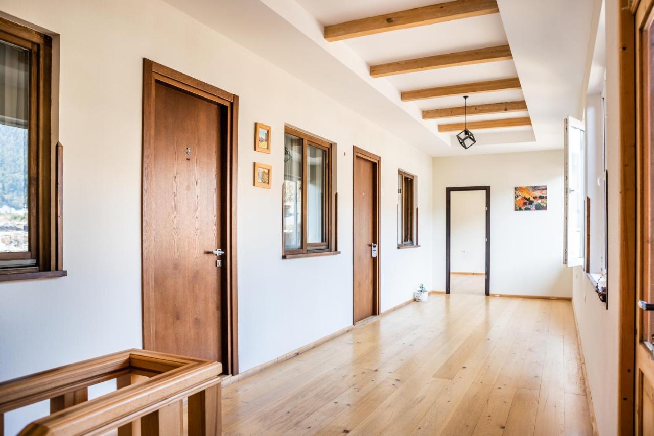 Hotel Old House Местия Экстерьер фото